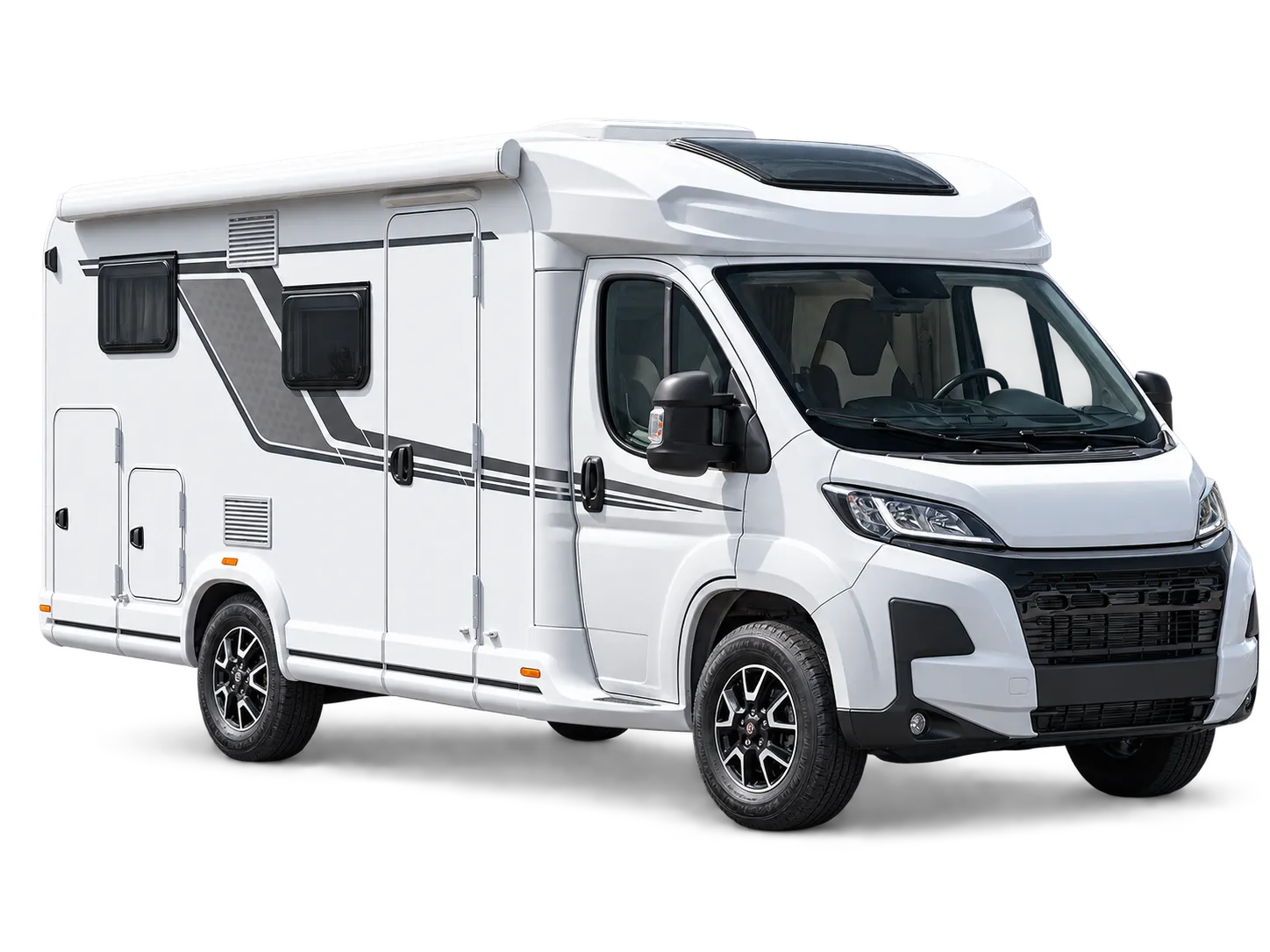 Freigestelltes weißes Wohnmobil in Dreiviertelansicht